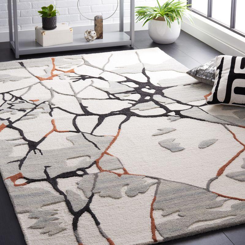 Ivory and Grey Hand-Tufted Wool Area Rug, 5' x 8'