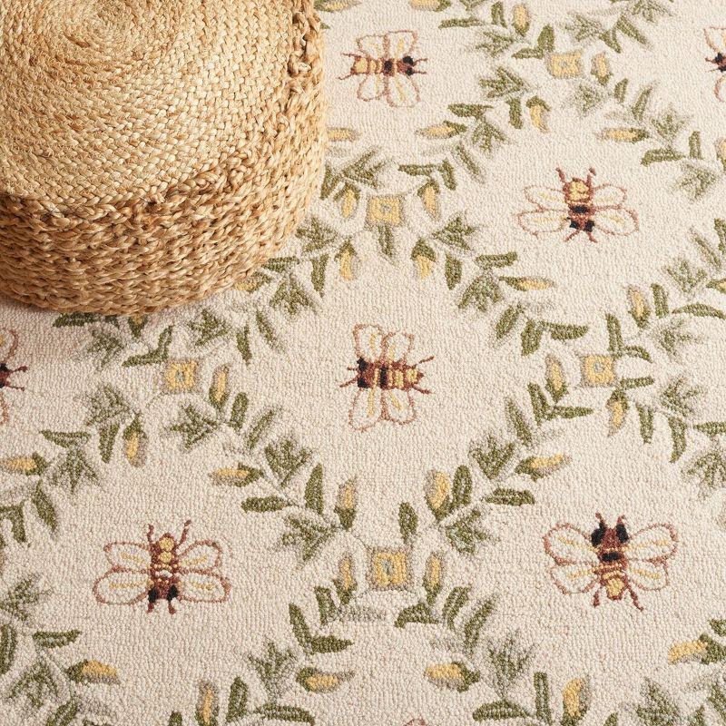Chelsea HK55 Hand Hooked Accent Rug - Ivory/Green - 3' Round - Safavieh.