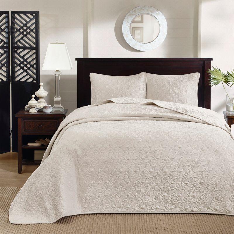Quebec Reversible Bedspread Set