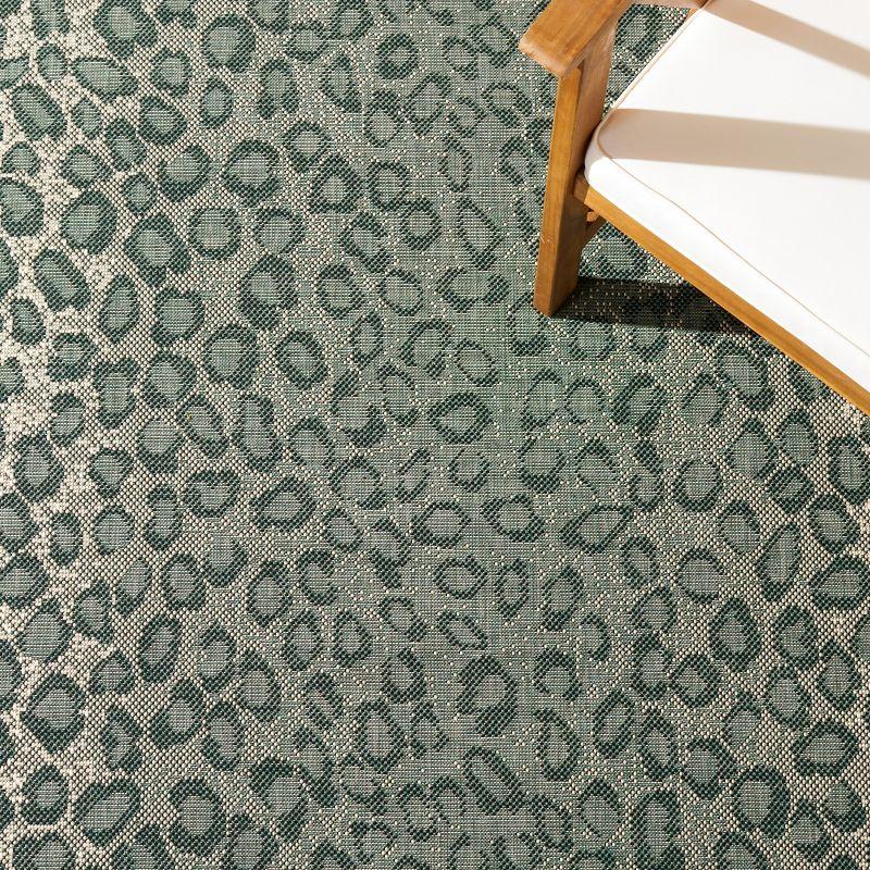 Reversible Dark Green and Ivory Synthetic Square Rug