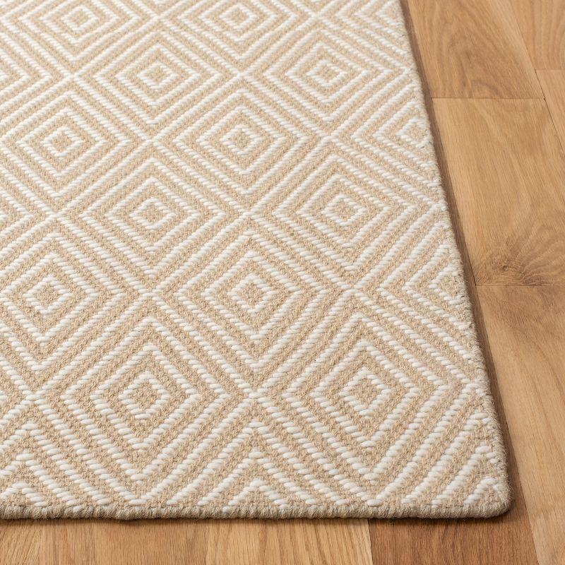 Wilton WIL715 Hand Hooked Area Rug - Beige/Ivory - 4'x6' - Safavieh.