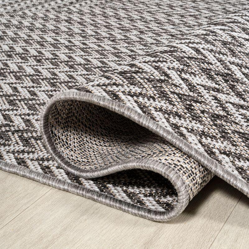 5' x 8' Chevron Modern Concentric Squares Indoor/Outdoor Area Rug, Black/Light Gray - JONATHAN Y