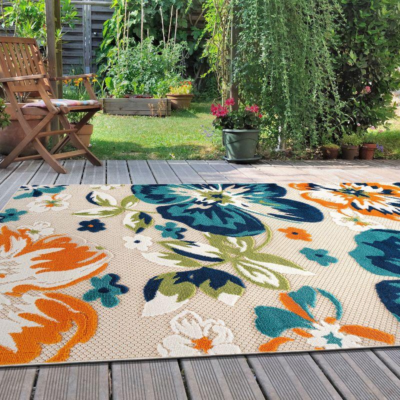 World Rug Gallery Bergamo Contemporary Floral Indoor/Outdoor Area Rug