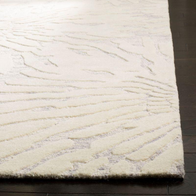 Bella BEL129 Hand Tufted Area Rug - Silver/Ivory - 6'x9' - Safavieh.