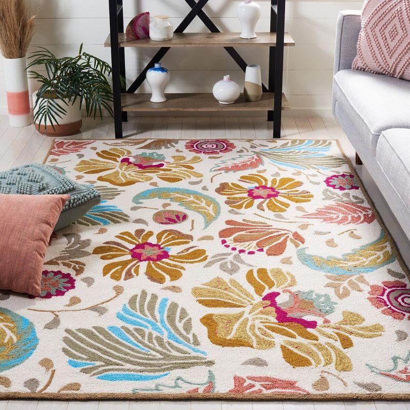 Ivory and Grey Hand-Hooked Floral Area Rug, 5' x 8'