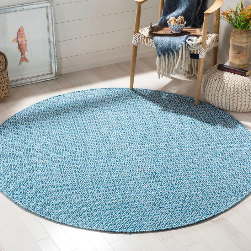 Montauk MTK717 Hand Woven Area Rug - Ivory/Blue - 6' Round - Safavieh.