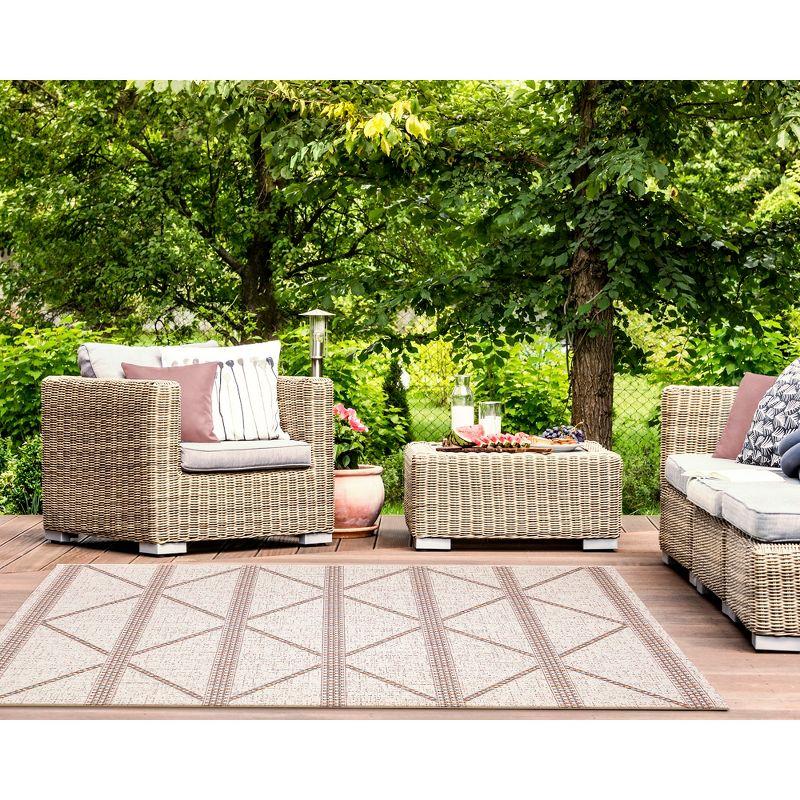 Liora Manne Avena  Indoor/Outdoor Rug  Ivory..