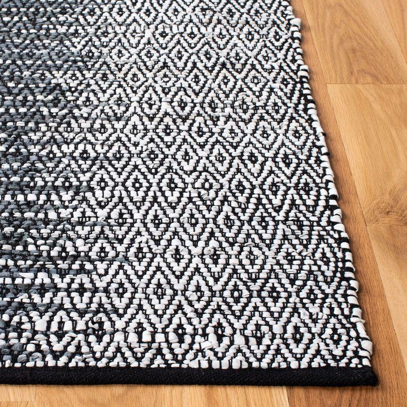 Handmade Vintage Leather Light Grey & Charcoal Accent Rug 2'3" x 4'