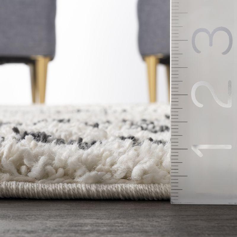 Nuloom Mackie Geometric 9x12 Shag Indoor Area Rug for Living Room Bedroom Dining Room Nursery, Off White/Charcoal