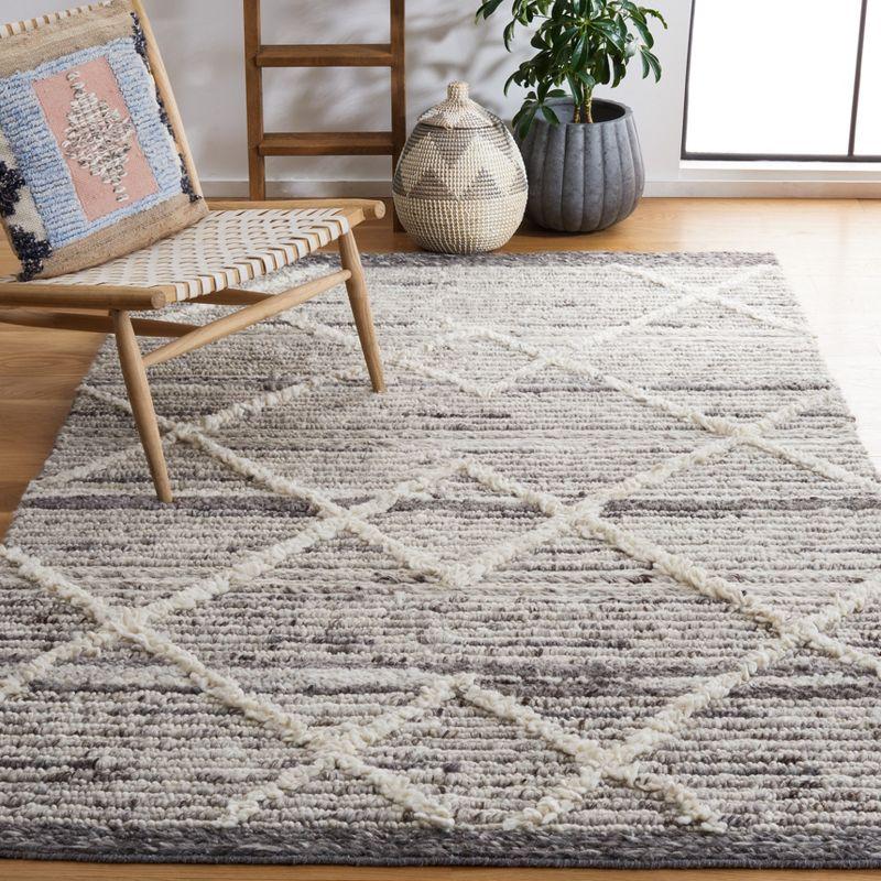 Casablanca CSB176 Hand Woven Area Rug - Grey/Ivory - 4'x6' - Safavieh.