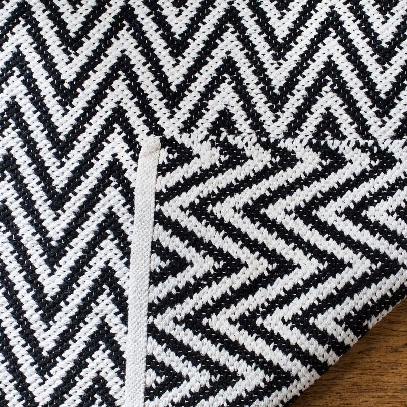 Montauk MTK812 Hand Woven Area Rug - Black/Ivory - 3'x5' - Safavieh.