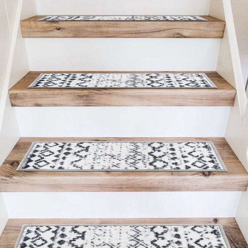 World Rug Gallery Distressed Bohemian Non-Slip Stair Treads