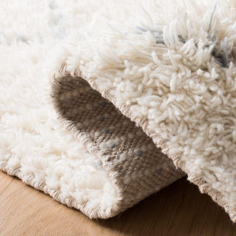 Casablanca CSB951 Hand Tufted Area Rug - Blue/Ivory - 4' X 6' - Safavieh.