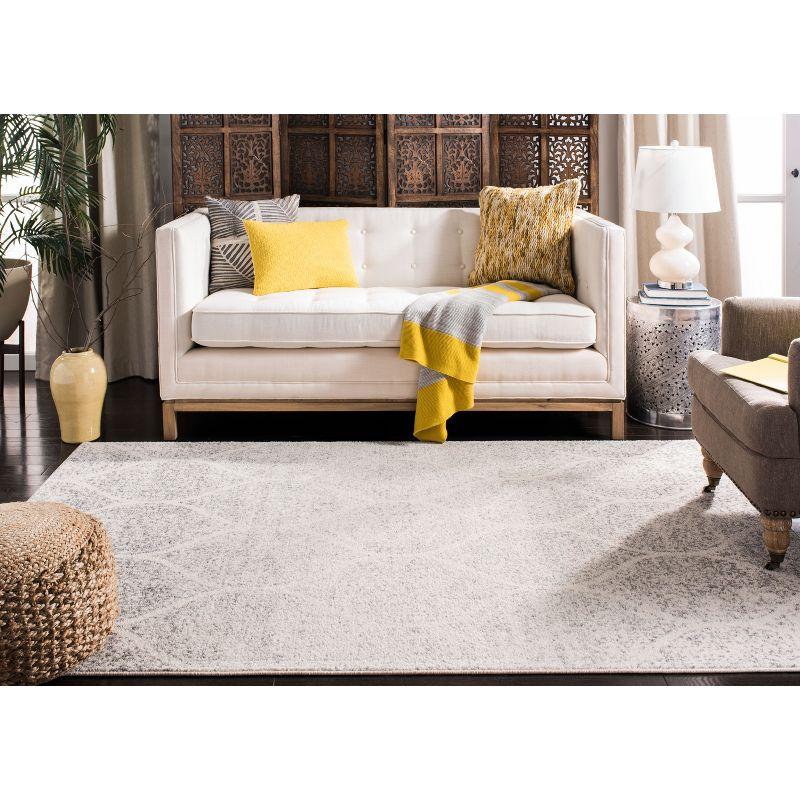 Madison MAD604 Power Loomed Indoor Area Rug - Ivory/Silver - 4'x6' - Safavieh