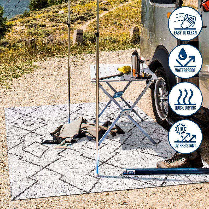 3'x5' Carwa  Diamond Trellis Indoor/Outdoor Area Rug, Ivory/Black - JONATHAN Y