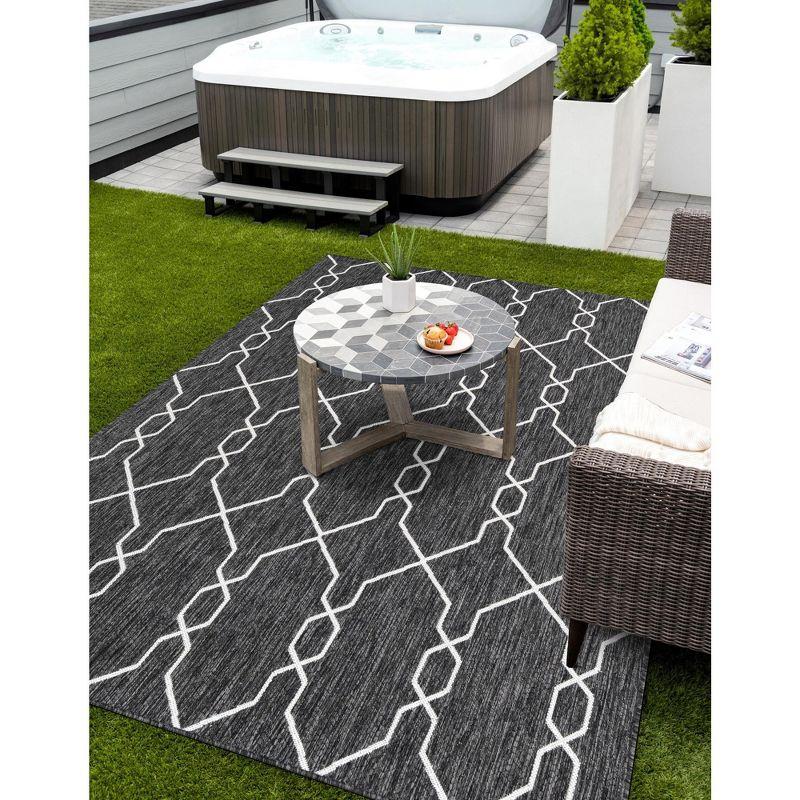 Unique Loom 4' 1 x 6' 1 Rectangle Indoor/Outdoor Trellis Charcoal Area Rug