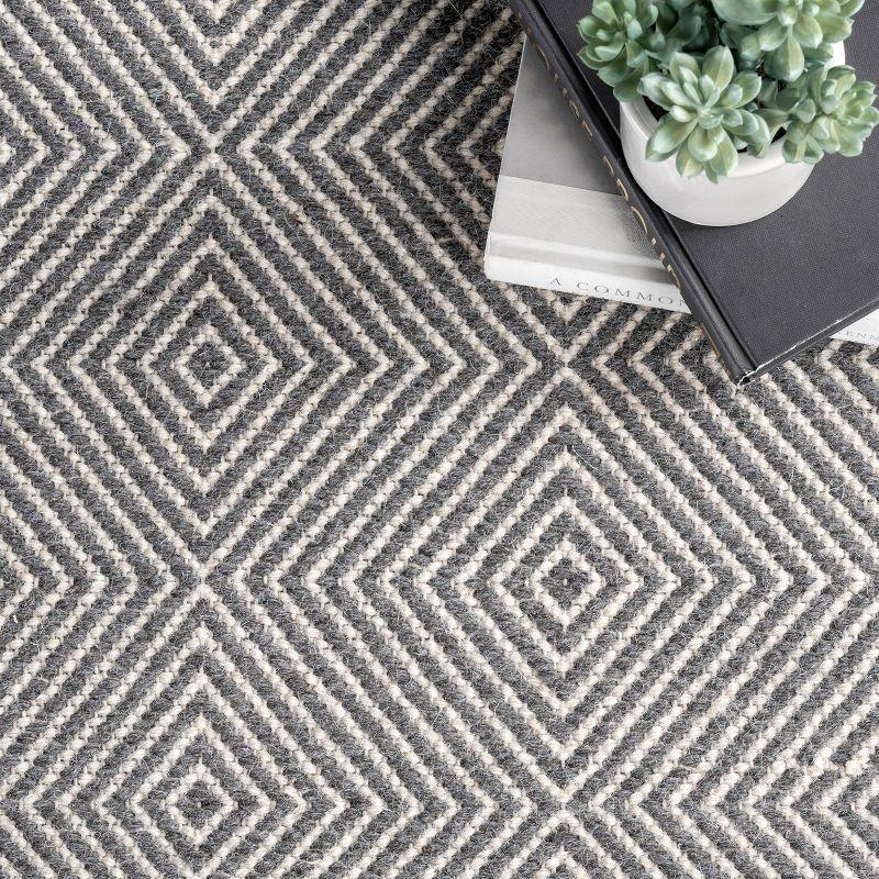 Nuloom Ago Geometric 6x9 Wool Indoor Area Rug for Living Room Bedroom Dining Room Kitchen, Grey/Ivory