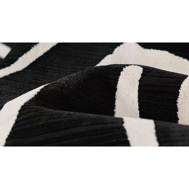 Momeni Noho Luna Machine Loomed Rug Black