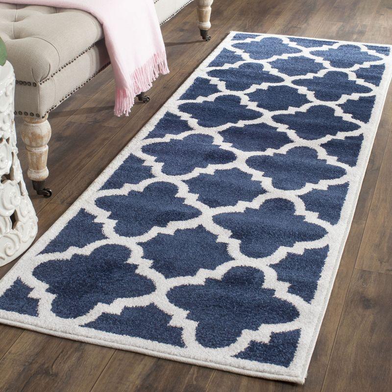 Amherst AMT423 Power Loomed Indoor Accent Rug - Navy/Beige - 2'6"x4' - Safavieh