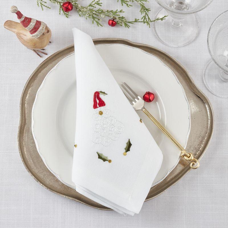 Saro Lifestyle Table Napkins With Embroidered Large Santa Design (Set of 4)