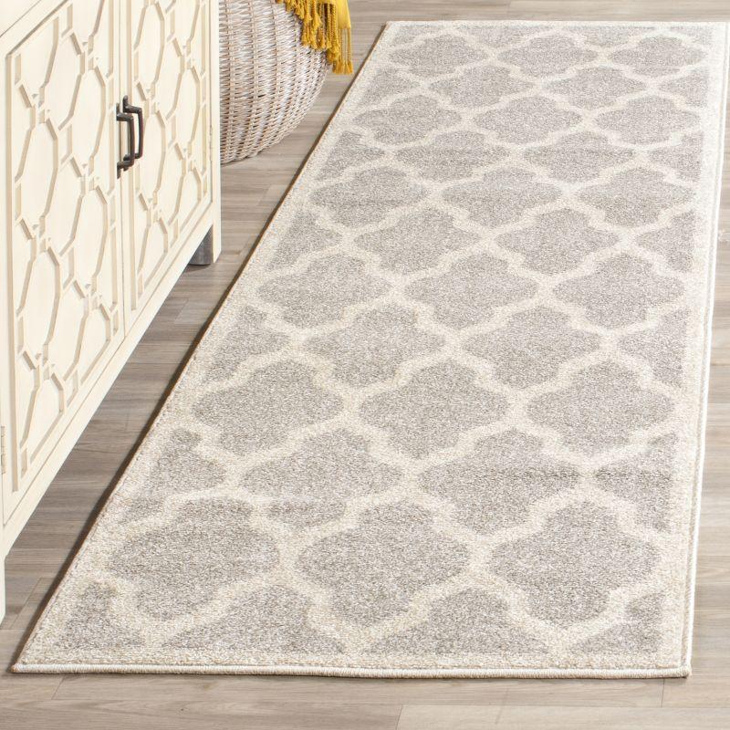 Amherst AMT420 Power Loomed Indoor Accent Rug - Light Grey/Beige - 2'6"x4' - Safavieh