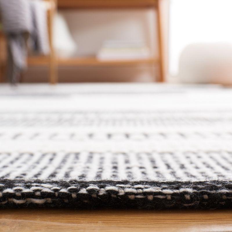 Safavieh Kilim Hand Woven Performance Striped Rug