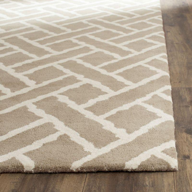 Ivory and Beige Hand-Tufted Wool Area Rug 4' x 6'