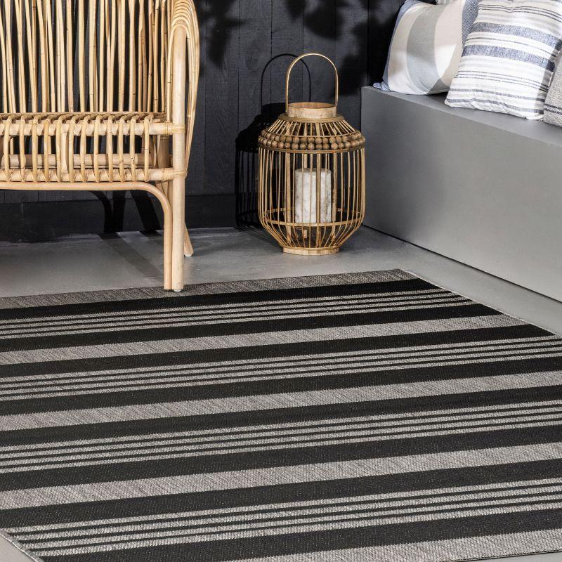 Nuloom Robin Multi Stripe Indoor/Outdoor Area Rug