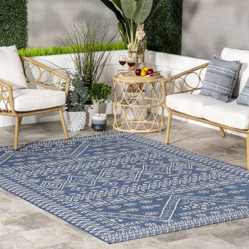 Nuloom Kandace Geometric 4x6 Indoor/Outdoor Area Rug for Living Room Patio Deck Front Porch Kitchen, Blue/Ivory