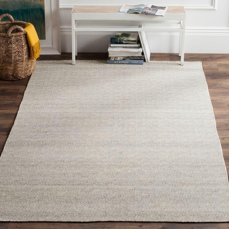 Bohemian Ivory & Silver Geometric Wool Area Rug - 4' x 6'