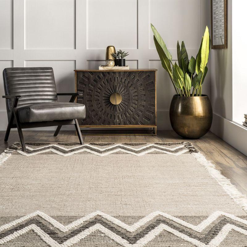 Nuloom Dylan Geometric 5x8 Wool Shag Indoor Area Rug for Living Room Bedroom Dining Room Nursery Kitchen, Beige/Ivory