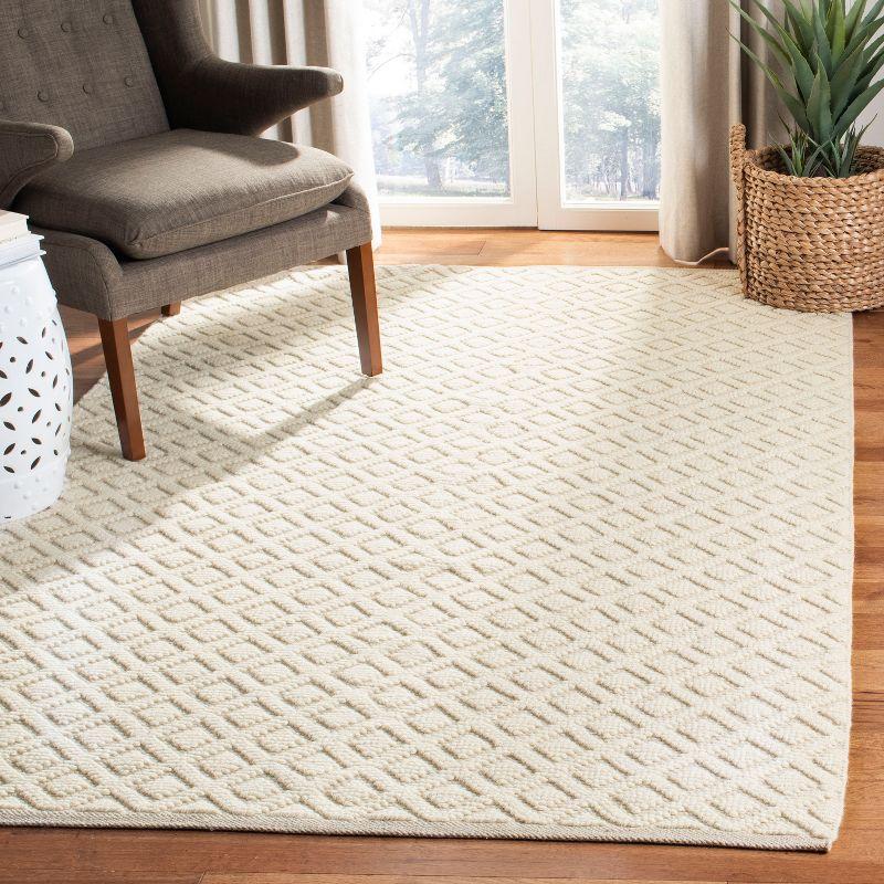 Ivory Handwoven Wool Area Rug with Geometric Pattern, 5' x 8'