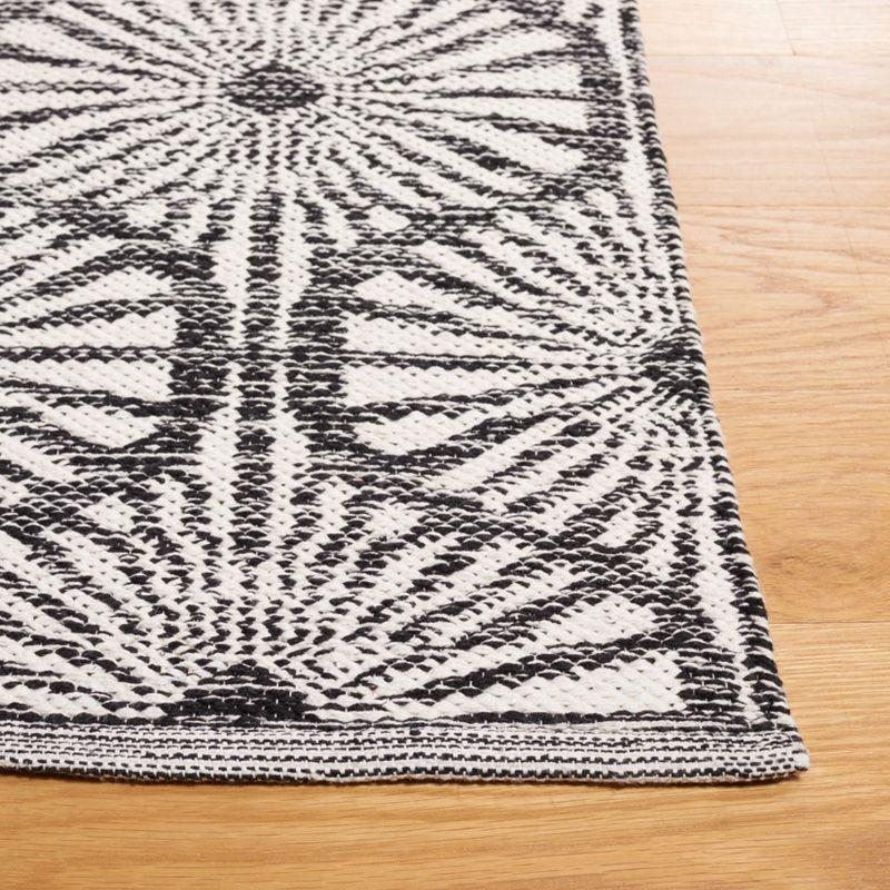 Montauk MTK606 Hand Woven Indoor Accent Rug - Black/Ivory - 3'x5' - Safavieh