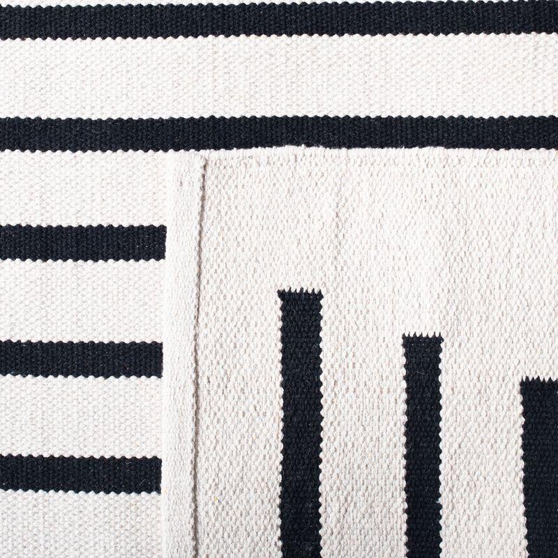 Montauk MTK313 Hand Woven Indoor Area Rug - Ivory/Black - 8'x10' - Safavieh