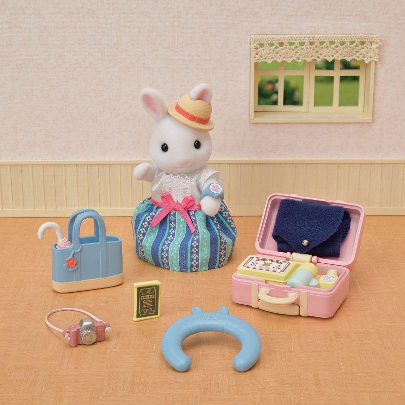 Calico Critters Snow Rabbit Mother's Weekend Travel Set, Dollhouse Playset with Figure and Accessories