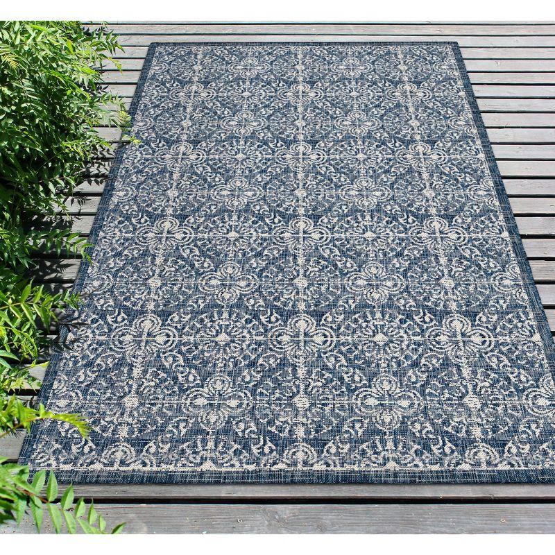 Liora Manne Carmel  Indoor/Outdoor Rug  Navy