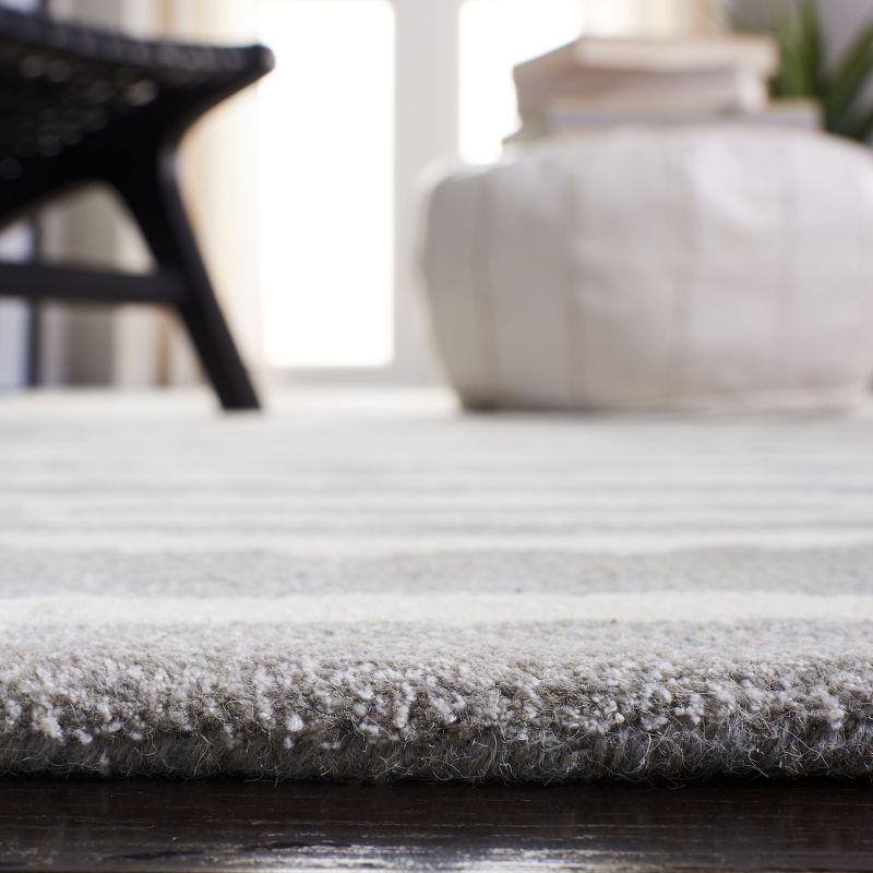 Soho SOH656 Hand Tufted Area Rug - Grey/Ivory - 7'6"x9'6" - Safavieh.