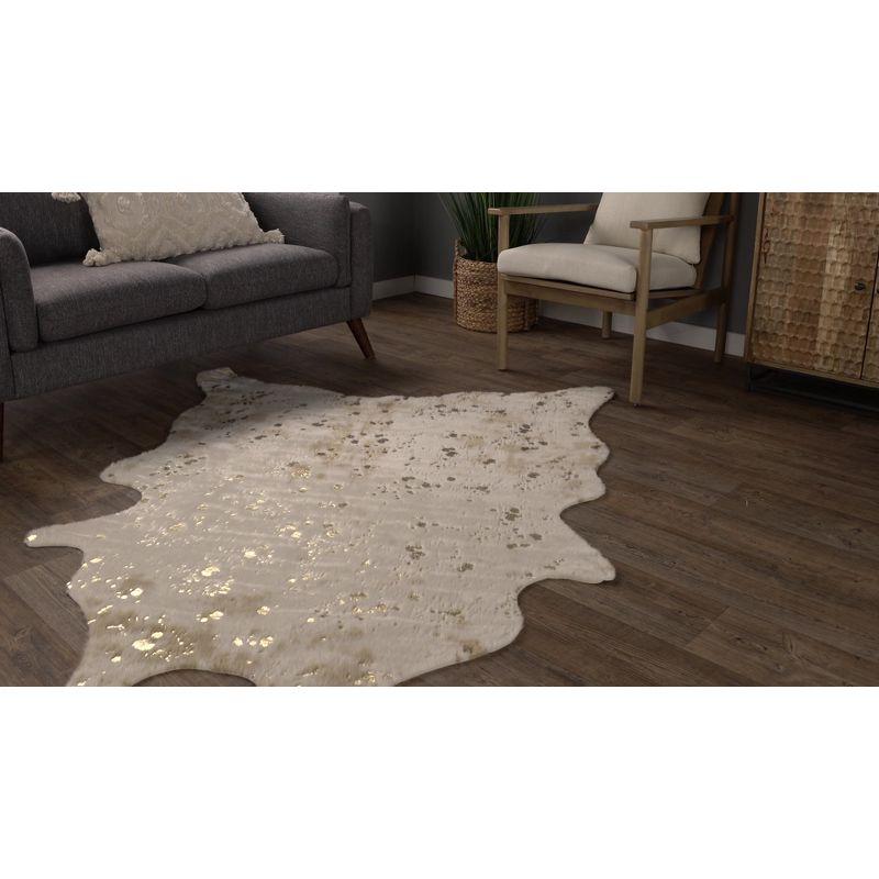 Nuloom Iraida Animal Print Shaped 4x5 Indoor Area Rug for Living Room Bedroom Dining Room Kitchen, Gold/Off White