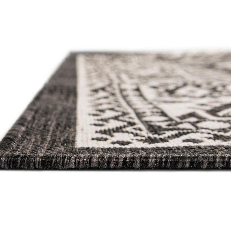 Unique Loom 7' 10 x 7' 10 Square Indoor/Outdoor Aztec Charcoal Gray Area Rug
