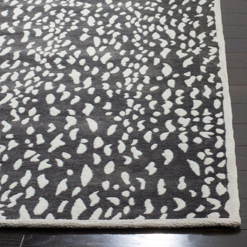 Marbella MRB657 Hand Loomed Accent Rug - Dark Grey/Ivory - 2'3"x4' - Safavieh.