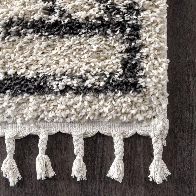 Off-White Geometric Braided Shag Square Rug, Easy Care 5'