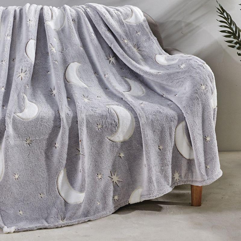 Gray Star Moon Glow-in-Dark Knitted Throw Blanket