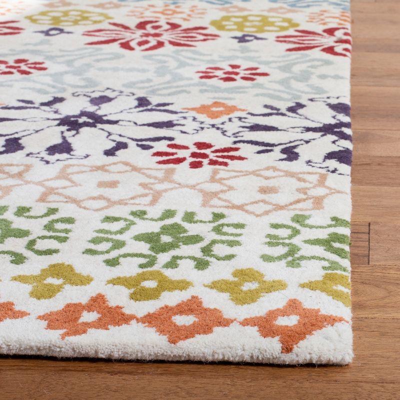 Ivory Floral Hand-Tufted Wool Area Rug 2' x 3'