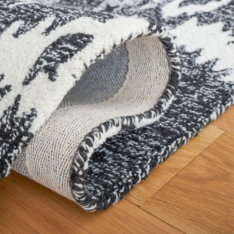 Ikat IKT651 Hand Tufted Area Rug  - Safavieh