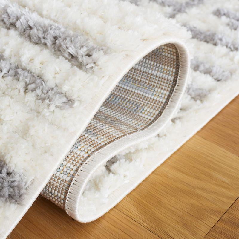 Marrakesh MRK306 Power Loomed Area Rug - Ivory/Gray - 4'5"x6'5" - Safavieh.