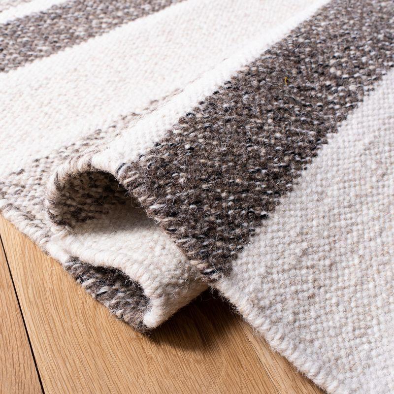 Kilim KLM151 Hand Woven Area Rug - Ivory/Brown - 4'x6' - Safavieh.