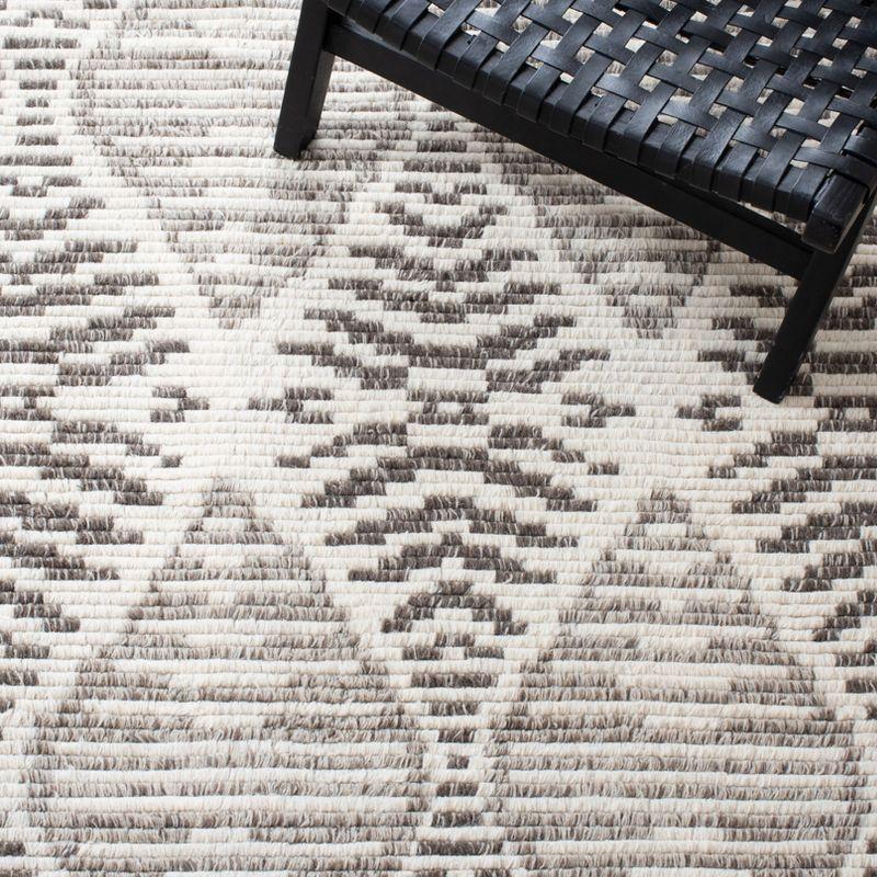 Kenya KNY175 Hand Knotted Area Rug - Grey/Ivory - 6'x9' - Safavieh