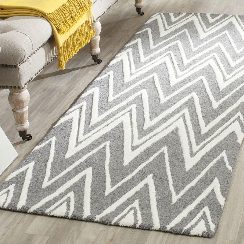 Cambridge CAM711 Tufted Indoor Runner Rug - Dark Grey/Ivory - 2'6"x6' - Safavieh