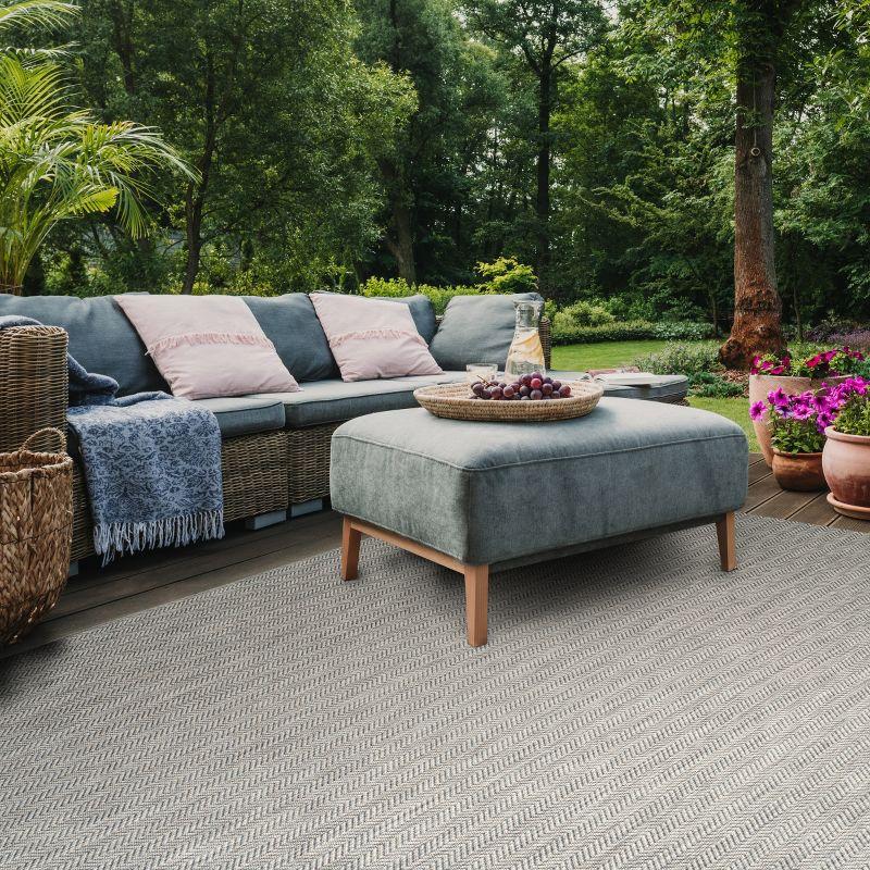 Courtyard CY8022 Power Loomed Indoor and Outdoor Area Rug - Grey/Navy - 6'7"x6'7" - Safavieh