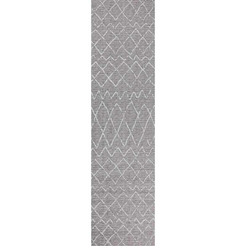 Madaba Bohemian Gray/Cream Moroccan Trellis Synthetic Runner Rug - 2x8